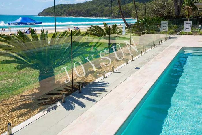 Frameless Glass Fence Railing02546
